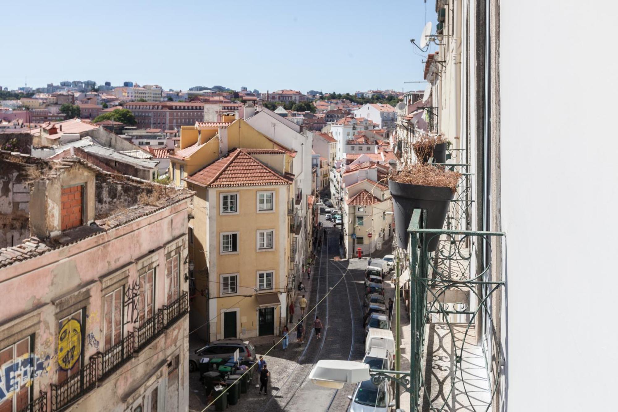 Апартаменты Flh Castle Duplex With Terrace Лиссабон Экстерьер фото